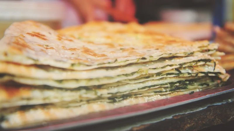 中式傳統蔥油餅 (Scallion Pancakes)